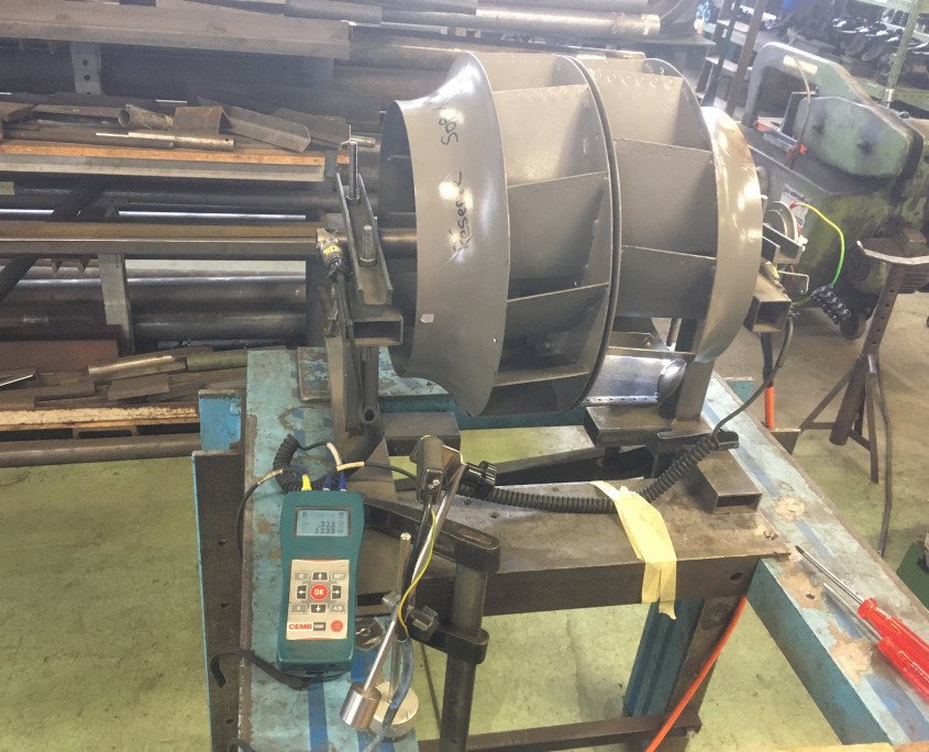 Equilibrage d'une turbine de ventilation double avec moteur intégré